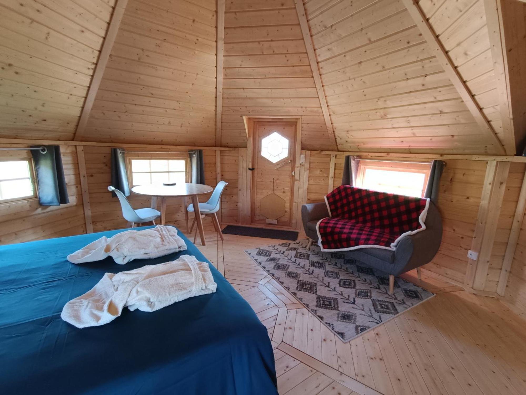 Les Cabanes Du Grand Nord Pradines  외부 사진